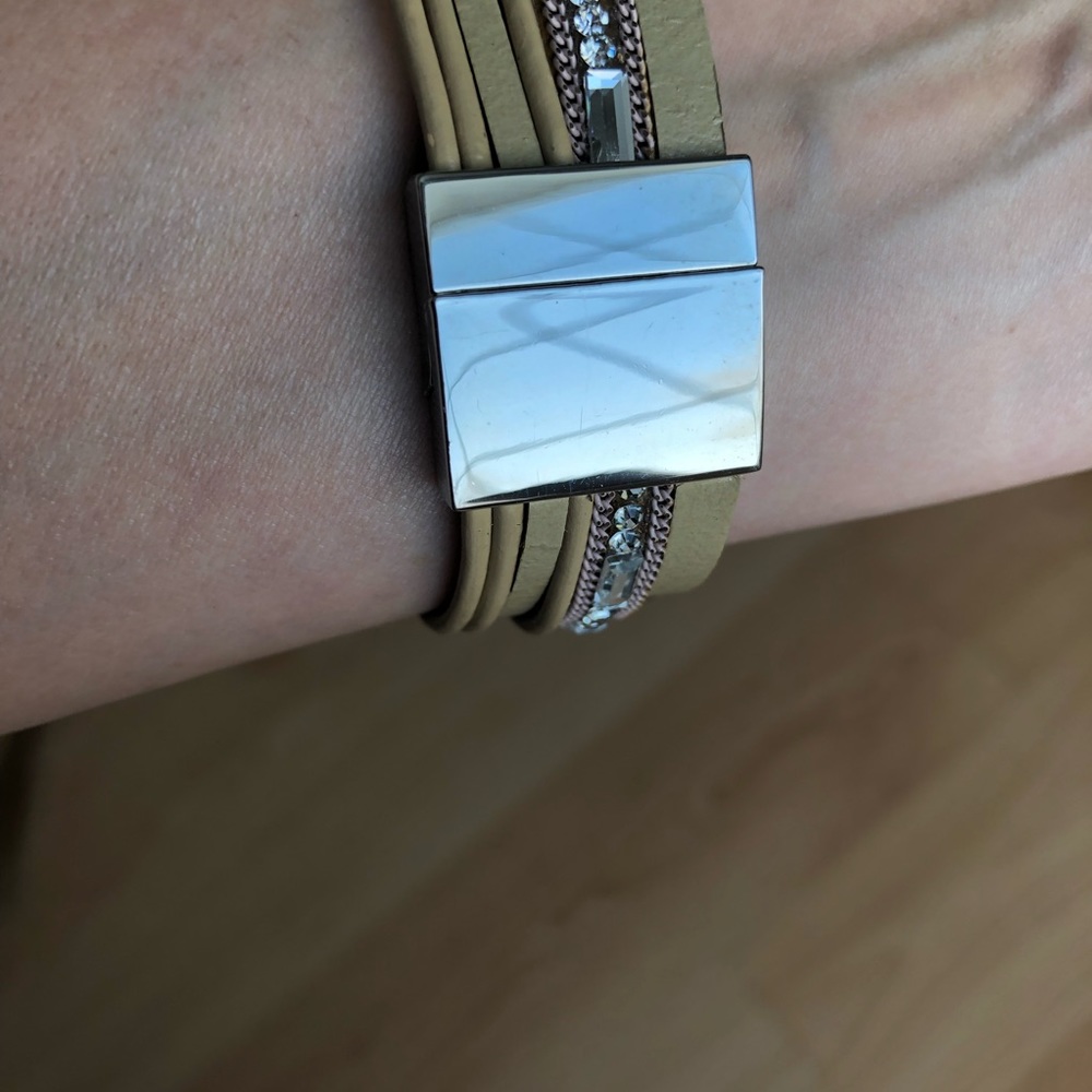 Bracelet - Picture 6 of 9